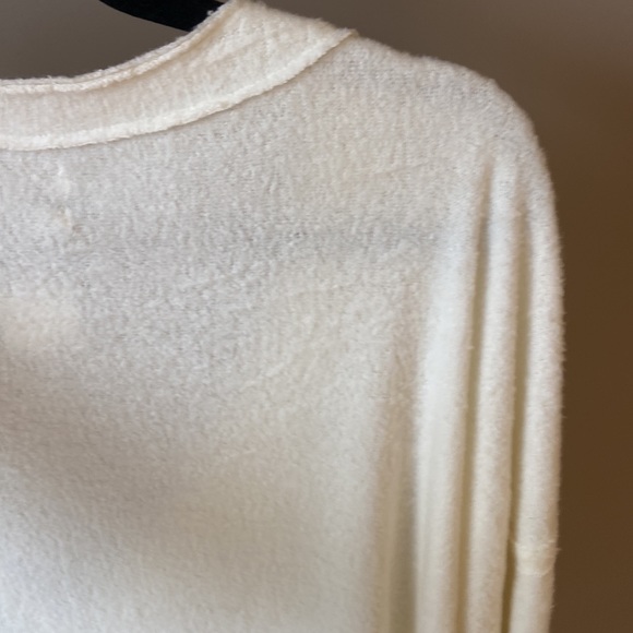 Urban Outfitters oversized  cream cardigan size medium - Picture 4 of 9